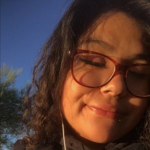 Meet your Posher, Rebeca